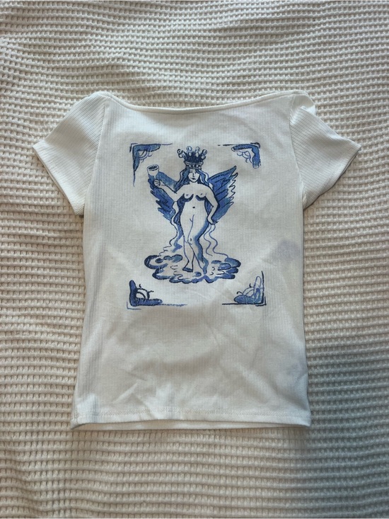 Kimchi Blue Tops - Kimchi Blue Graphic Low Back Baby Tee from Urban Outfitters